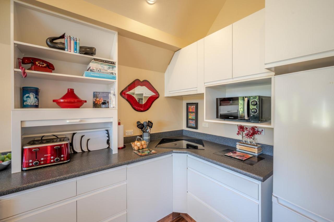 Rose On The Bay - Akaroa Holiday Home 외부 사진