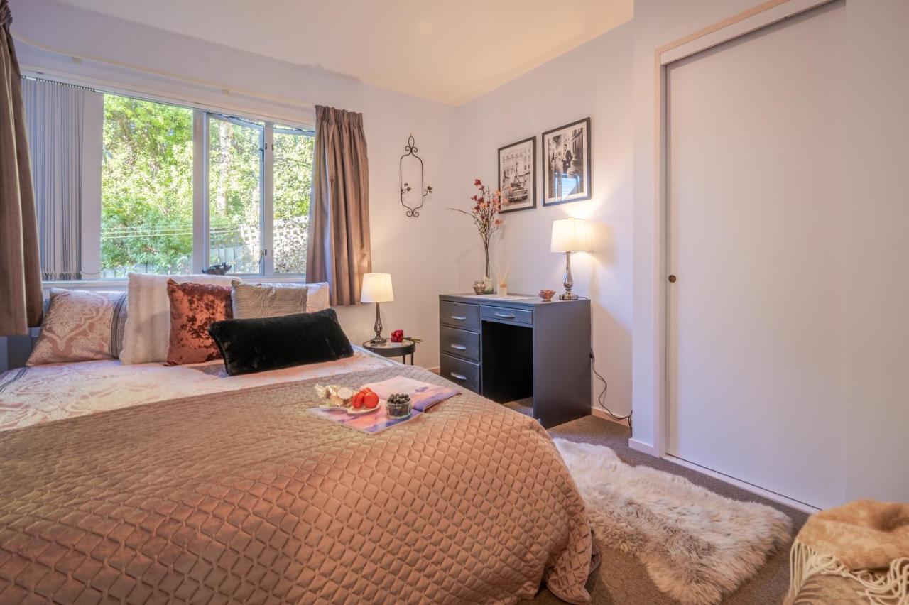 Rose On The Bay - Akaroa Holiday Home 외부 사진